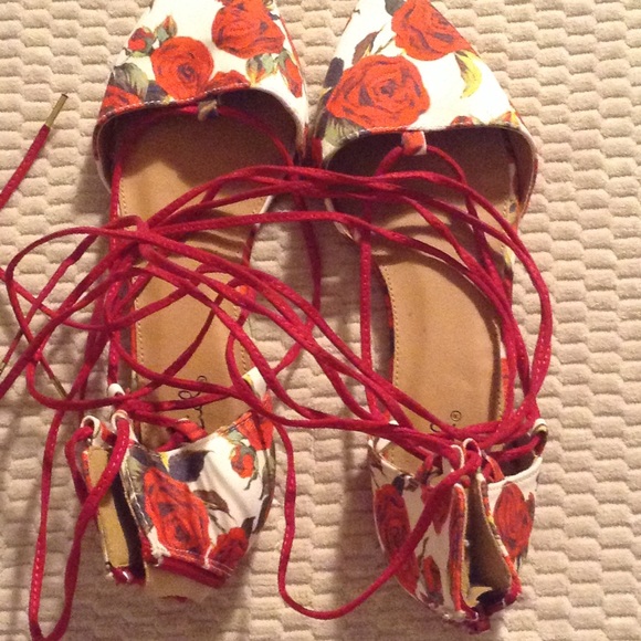Rose tie up the leg flats. - Picture 1 of 3